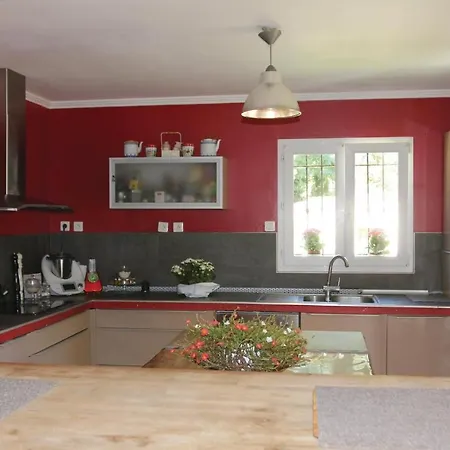 In Les Angles With Wifi Les Angles (Gard)