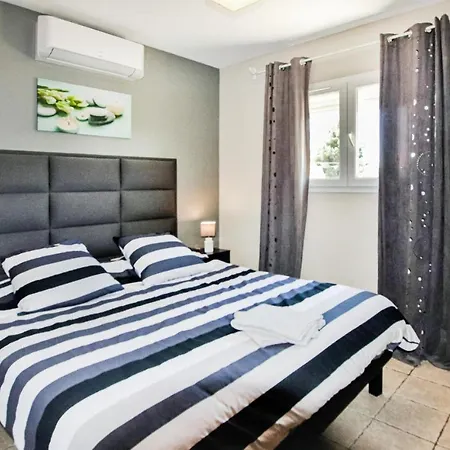 In Les Angles With Wifi